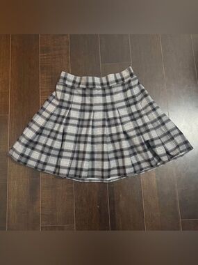 Gray Plaid Pleated Skirt (Korean Fashion - Chuu)